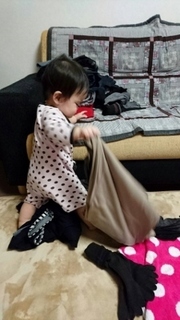 2016-4-22 服を散らかしてる (225x400).jpg